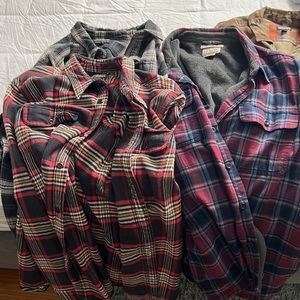 Great condition men’s plaid flannels (thick button downs)